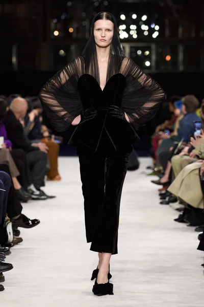 Look 48
